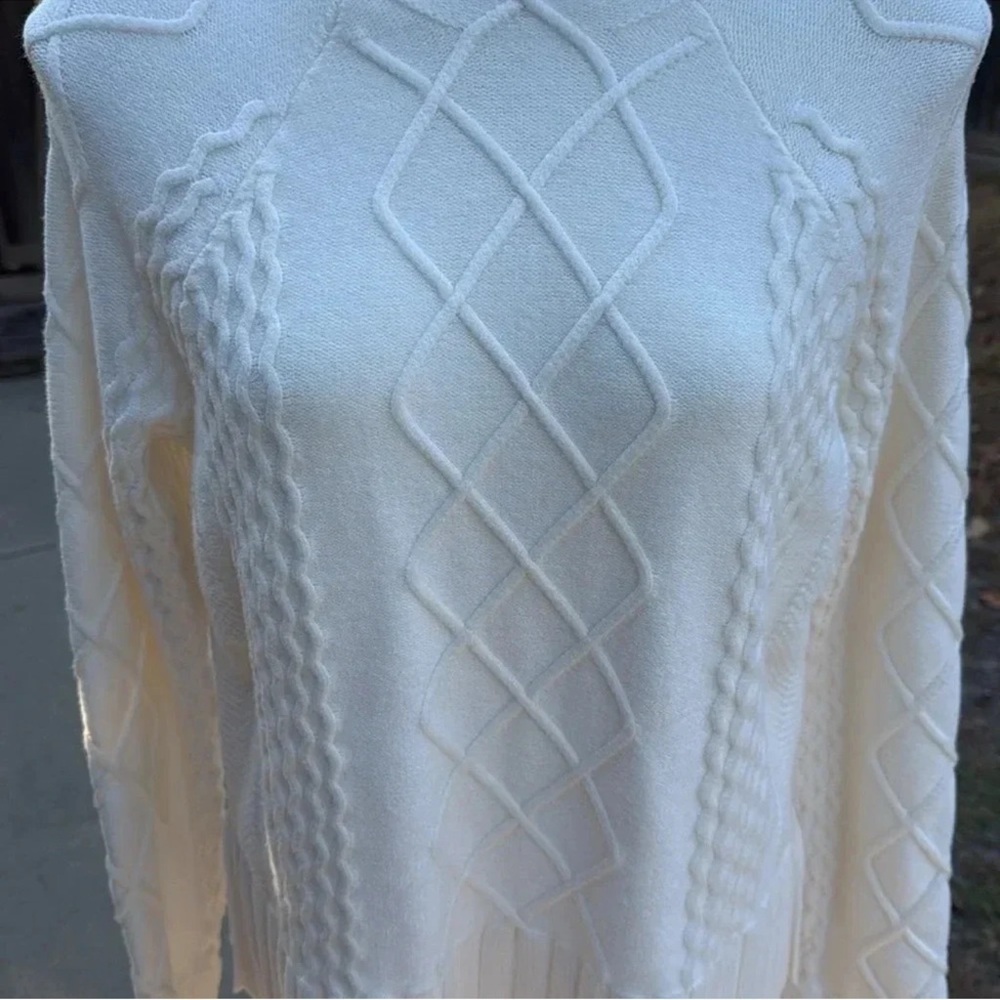 CYRUS Women’s Elegant White Cable Knit SweaterSize Large - Picture 4 of 6